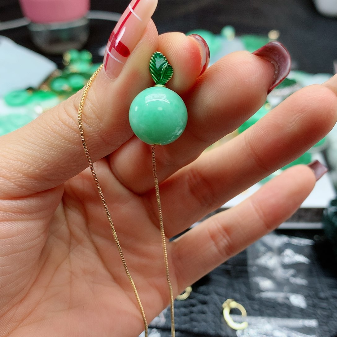 【闪购商品】翡翠吊坠(赠链)合金