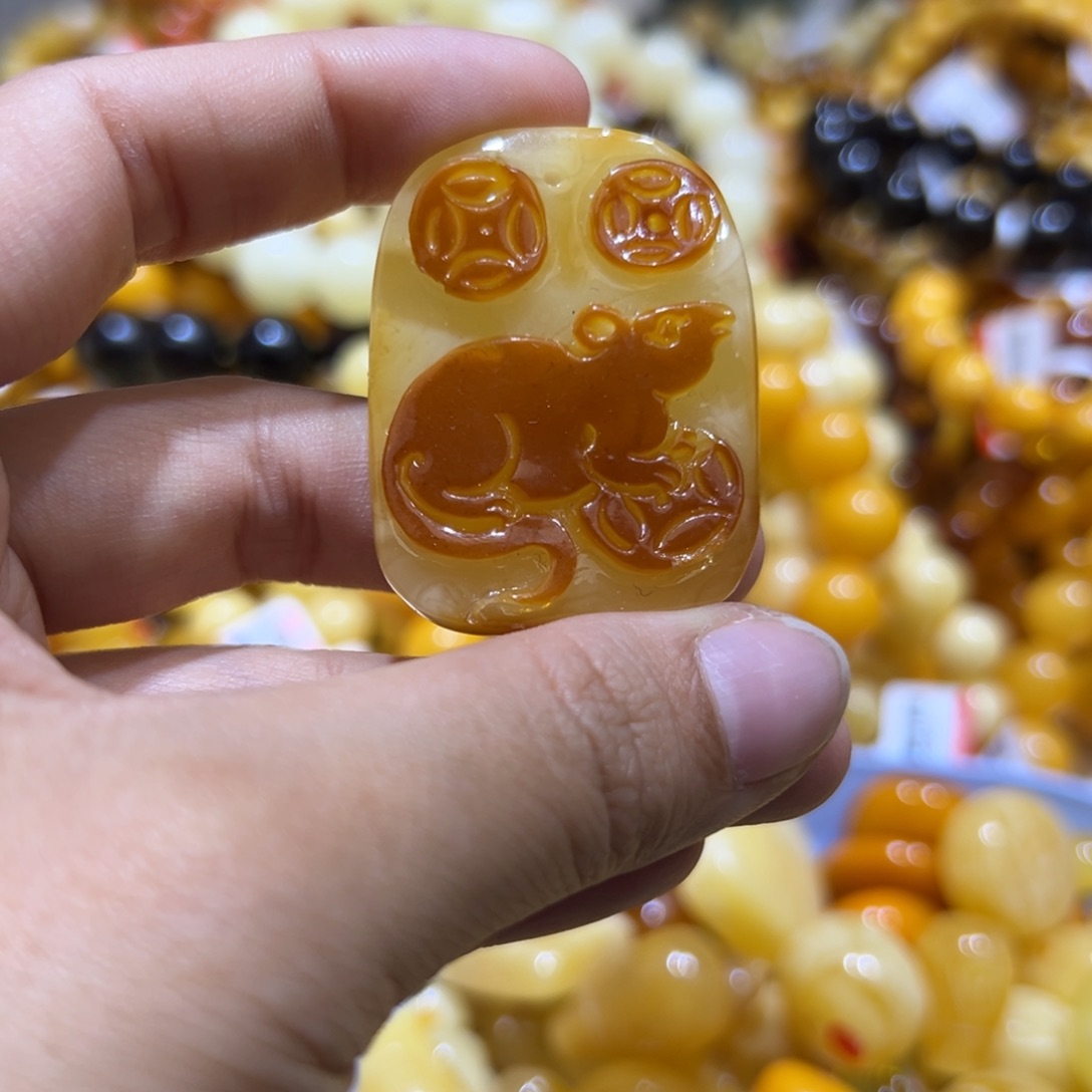 琥珀珠宝奇石未镶嵌