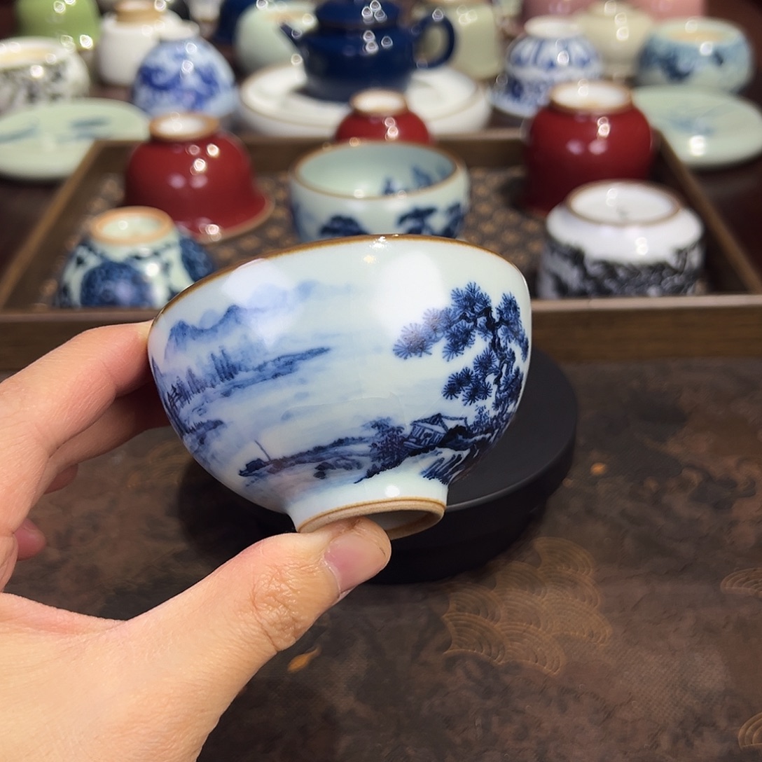 微瑕天青山水半月杯