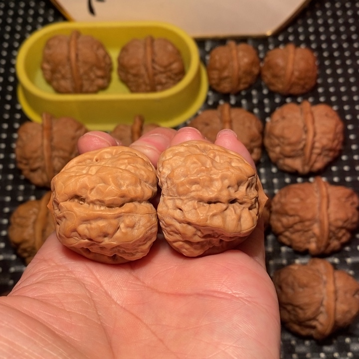 啊***鹿文玩核桃把件大腿肌肉蛙