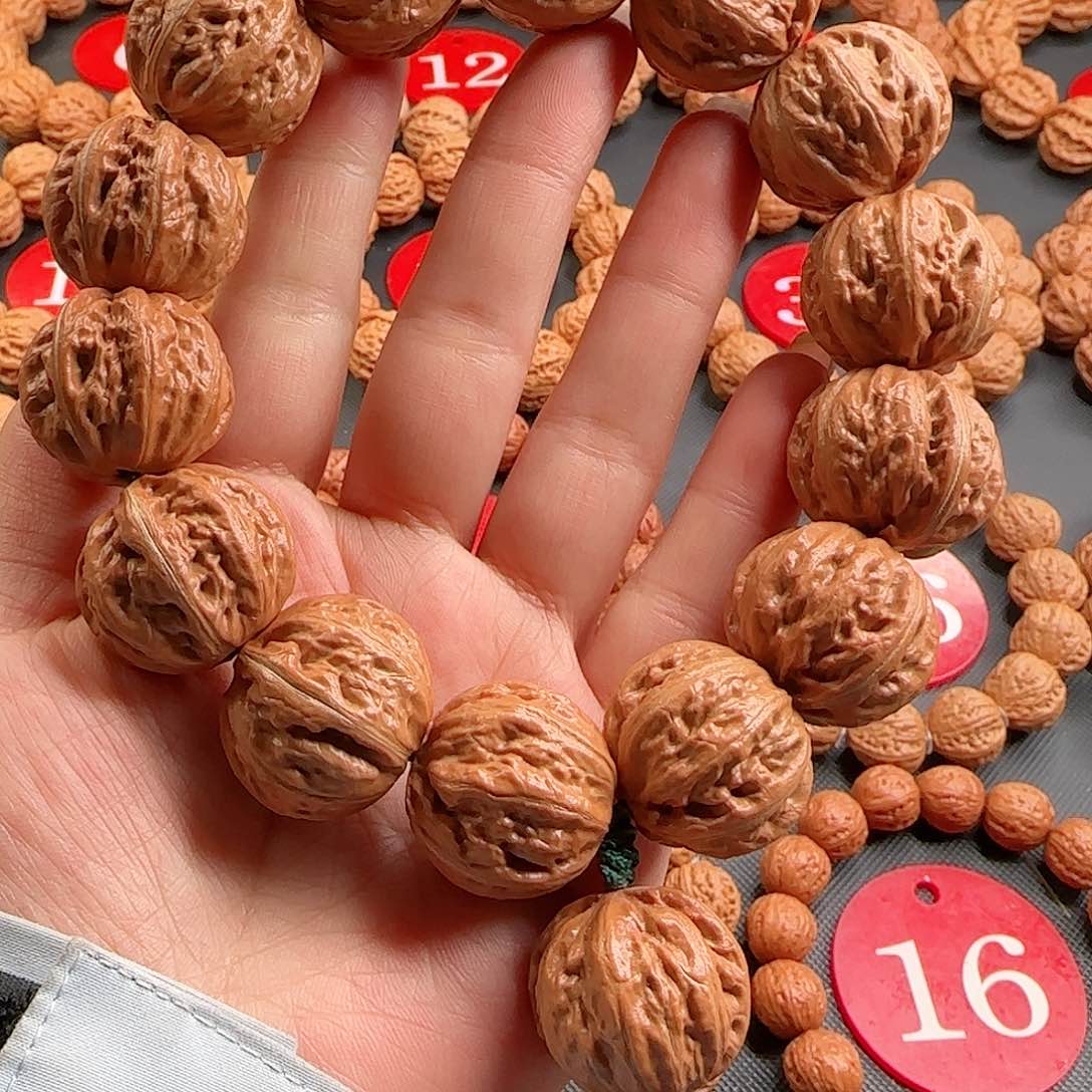 文玩核桃手串霸王龙