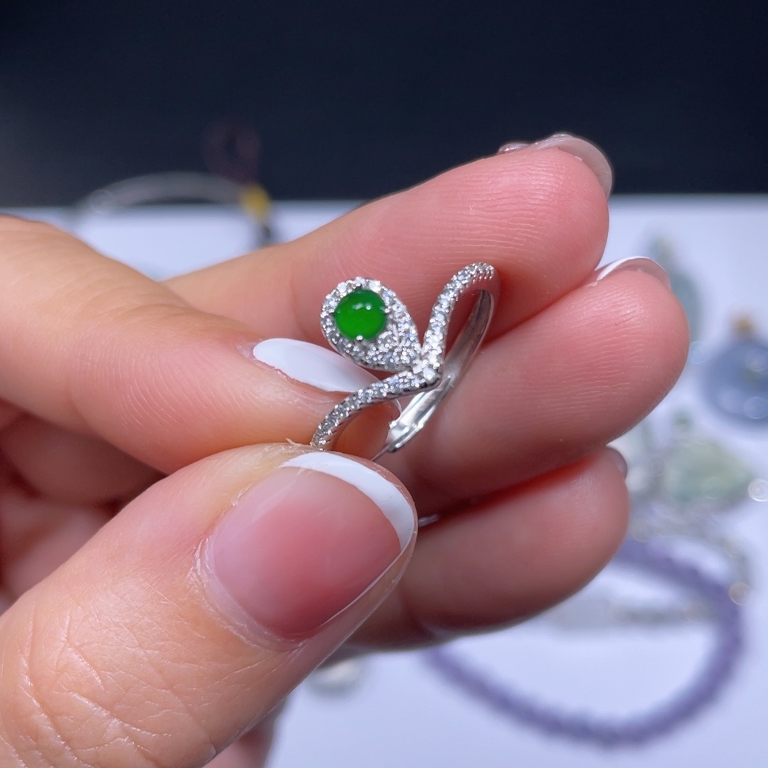 翡翠戒指未镶嵌戒指