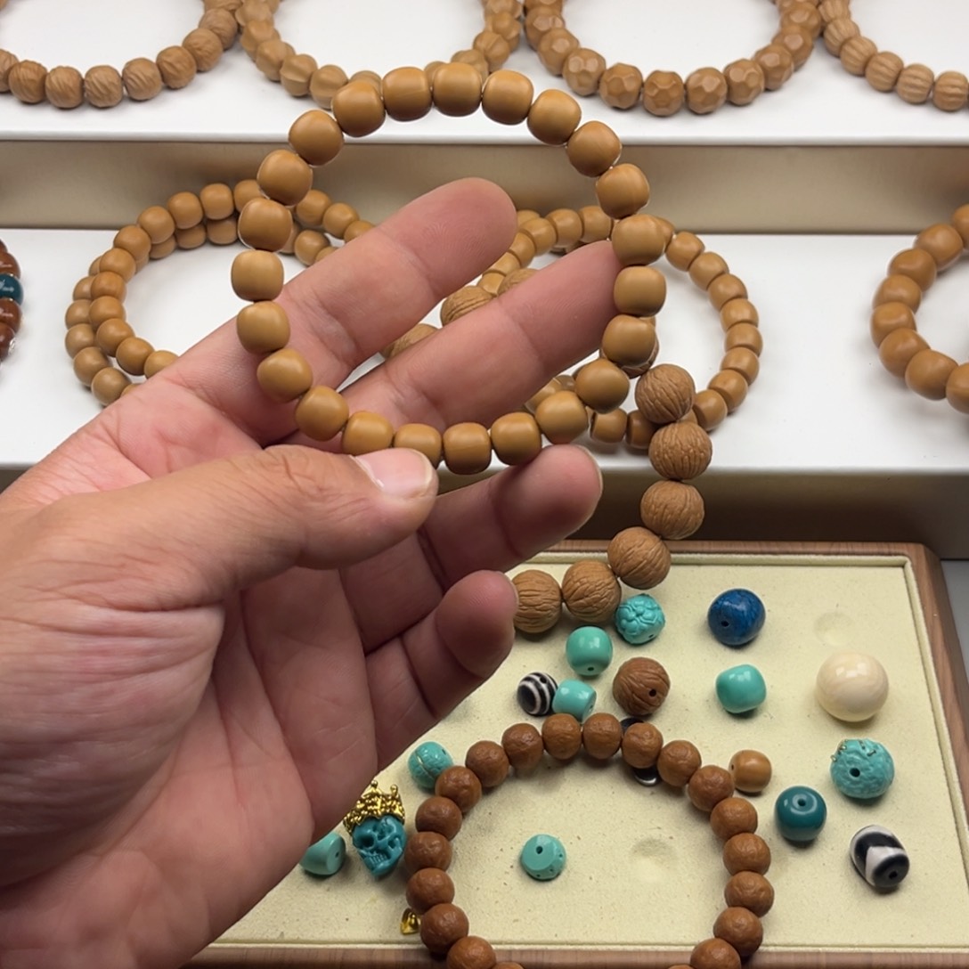 猴头核桃吊坠瑕疵