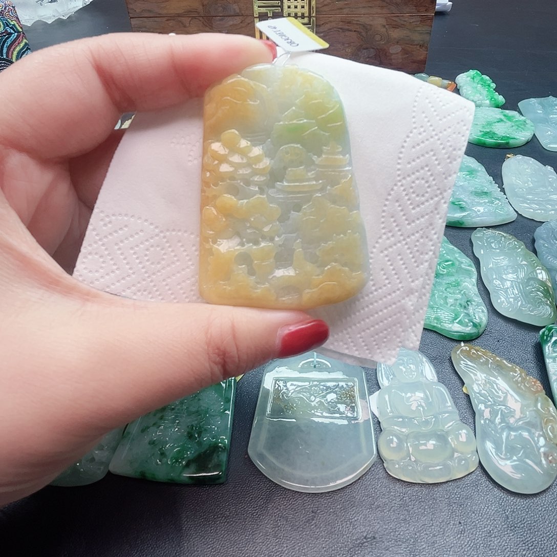 翡翠未镶嵌颈饰吊坠