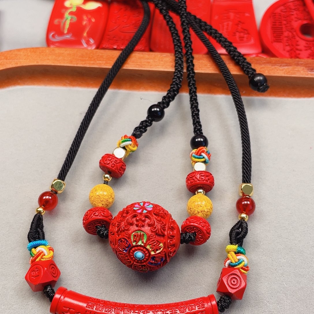 佩***书天然辰砂六字箴言，心经锁骨链