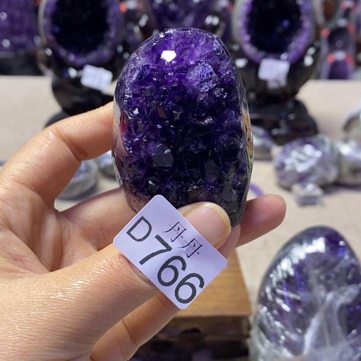 未镶嵌水晶大型摆件（非配饰）