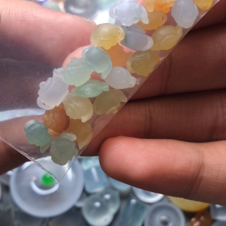 定制翡翠未镶嵌挂件
