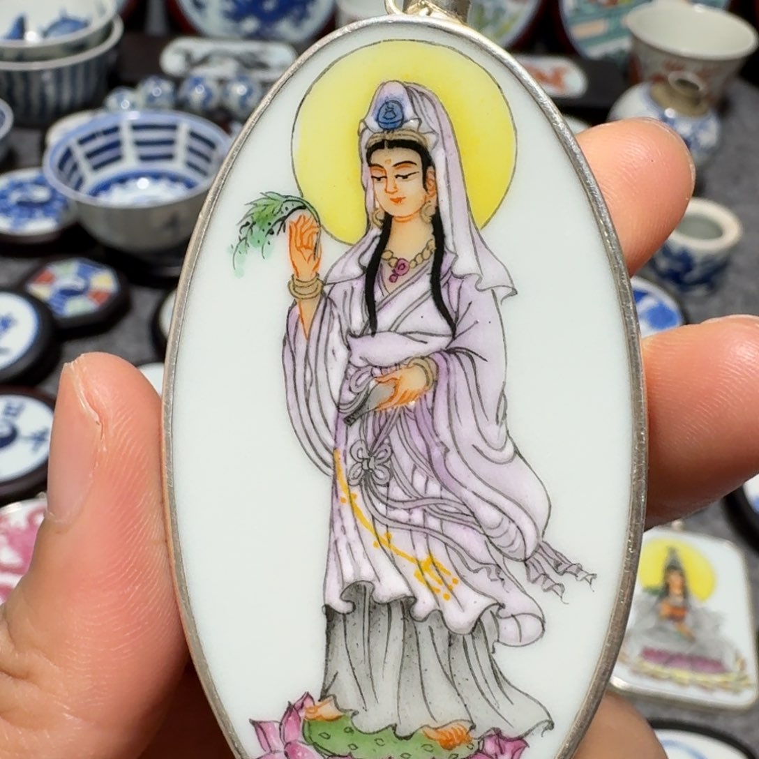 瓷片单**哥观音挂件一个