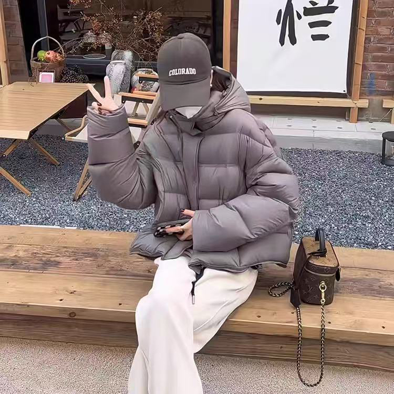 泡芙白鸭绒短款连帽羽绒服女冬季新款休闲加厚面包服外套 8801