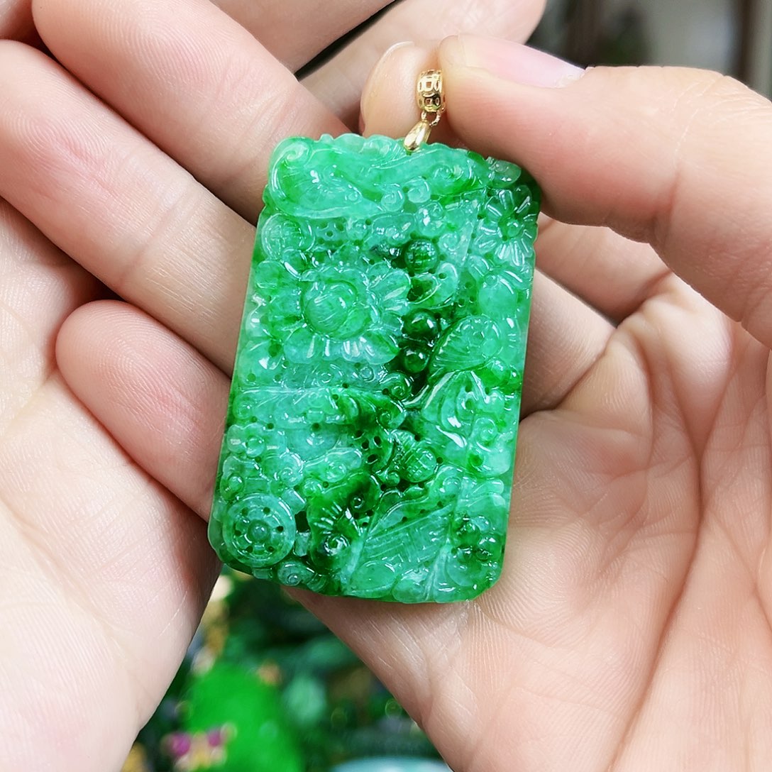 翡翠颈饰18K金镶嵌吊坠