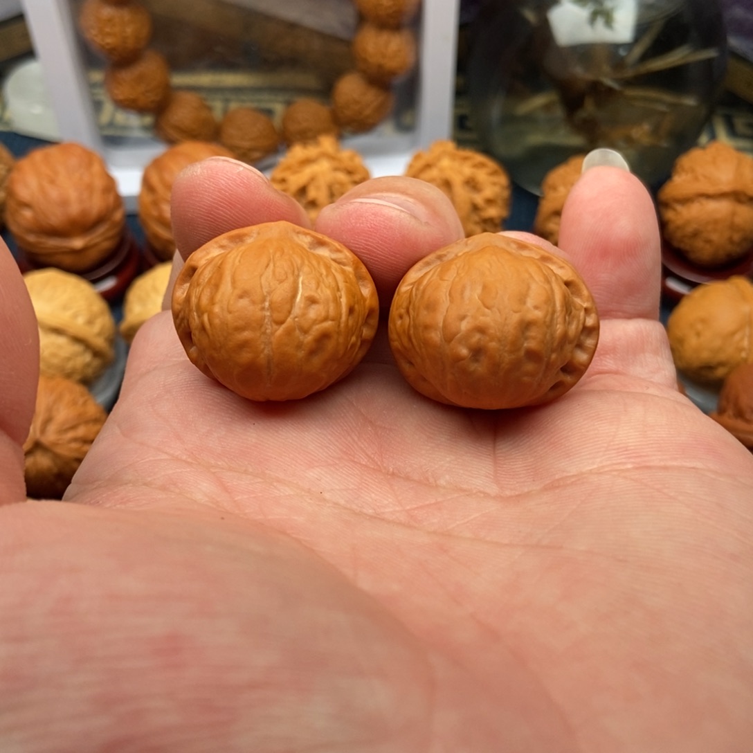 文玩核桃把件瓷娃娃