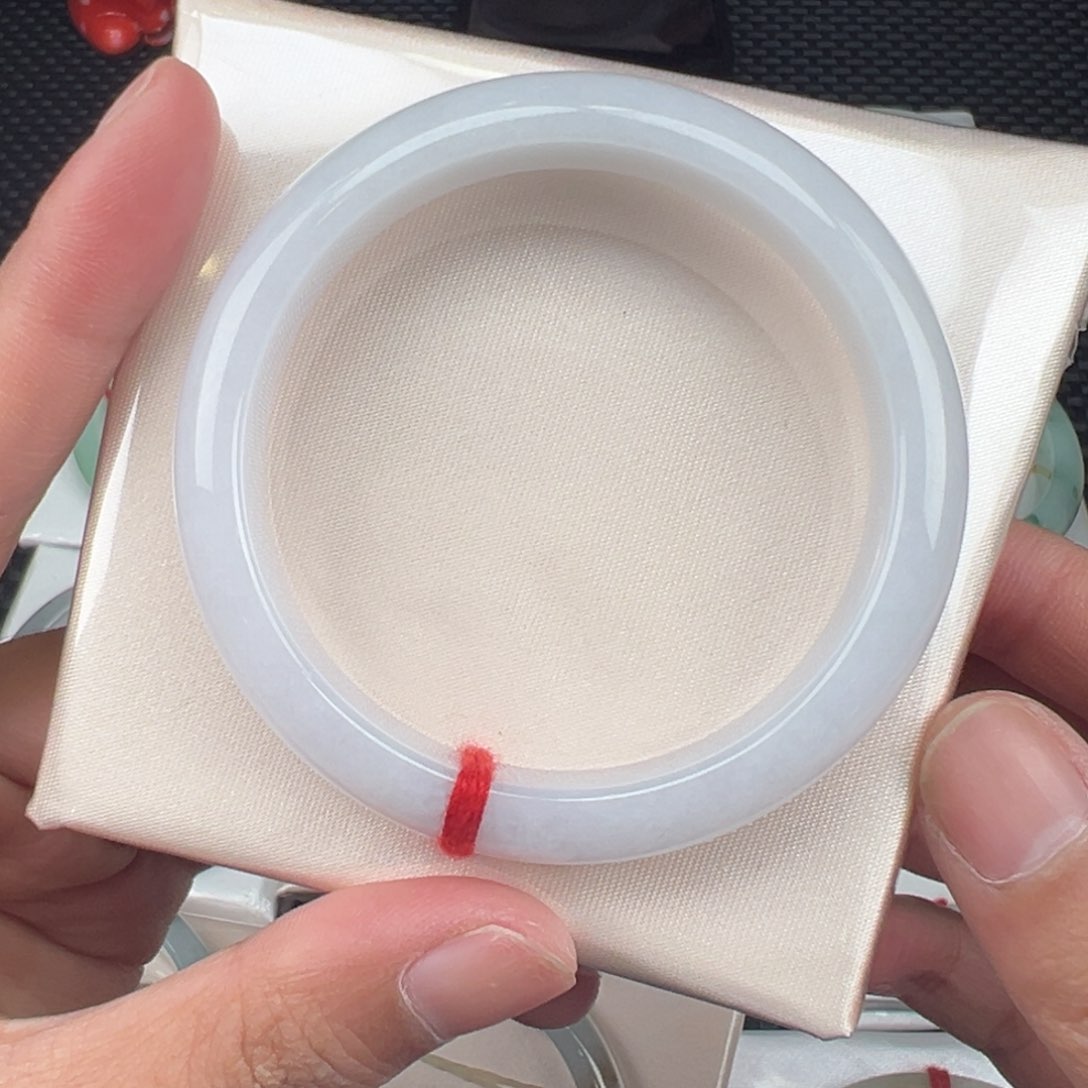 翡翠手镯未镶嵌手镯