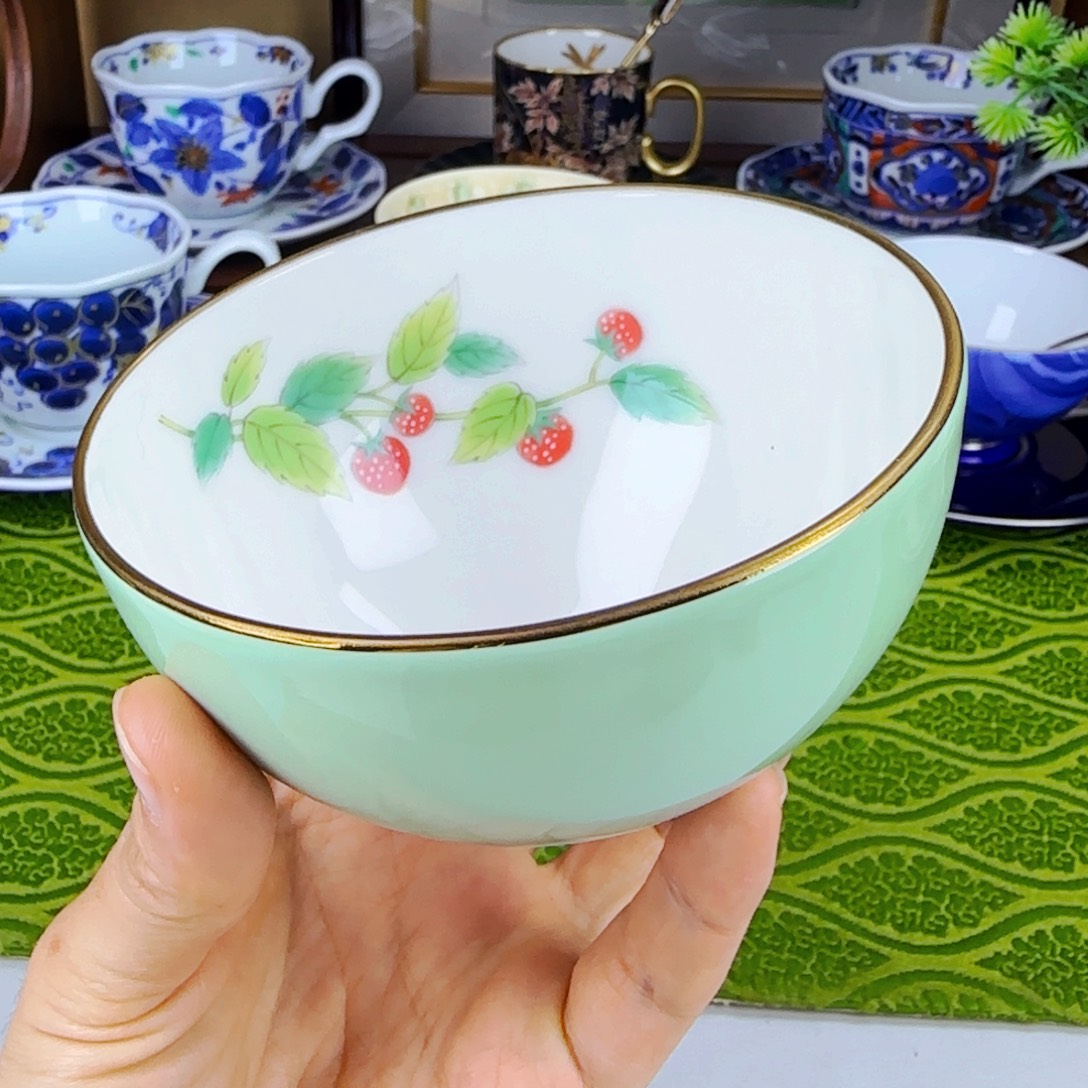 它家陶瓷 很好看！！6