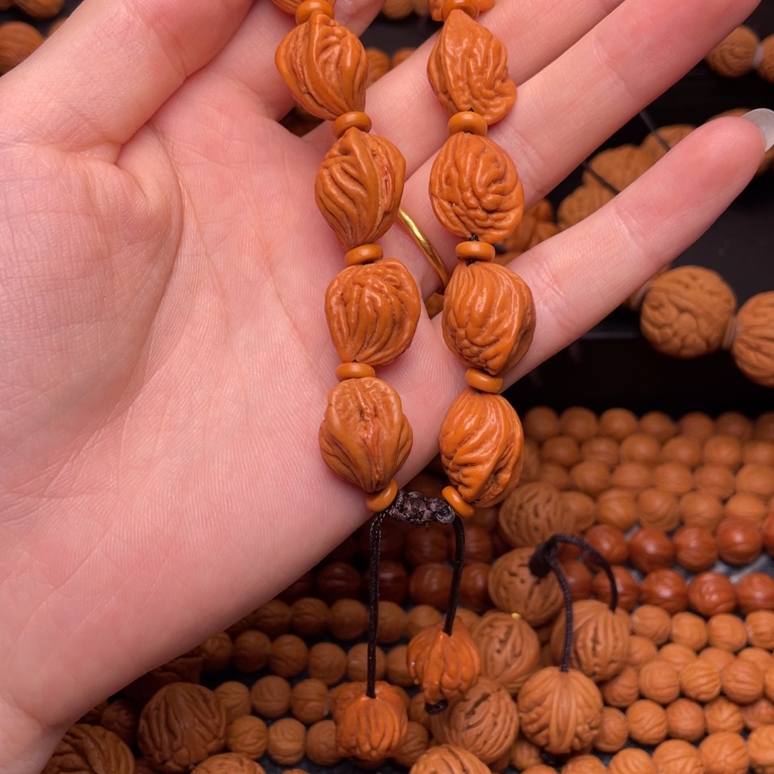 桃核吊坠生命之源。     