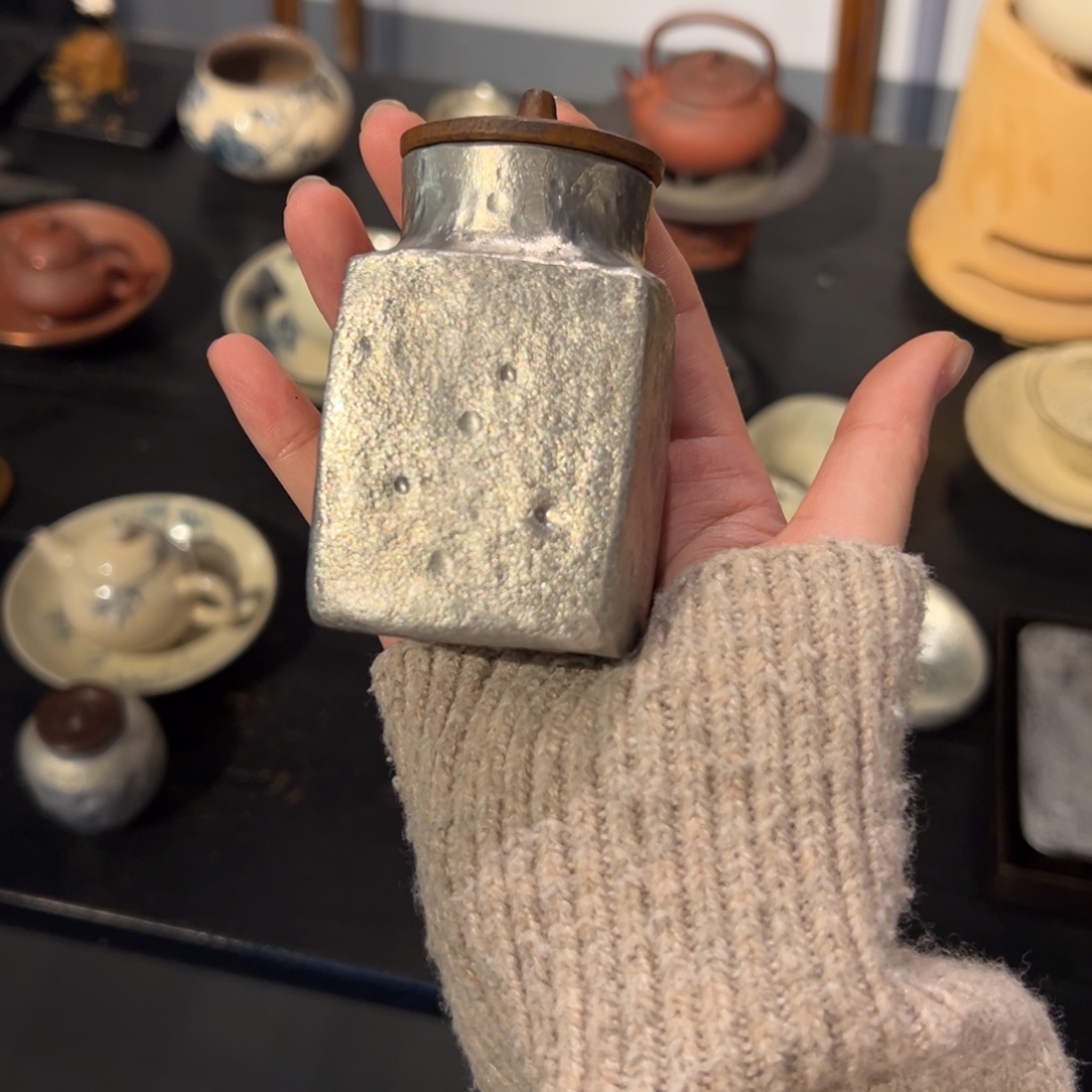 陶瓷。     陶瓷。    