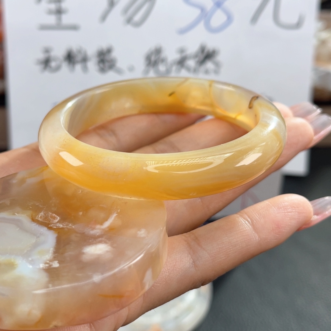 石英质玉未镶嵌手镯56