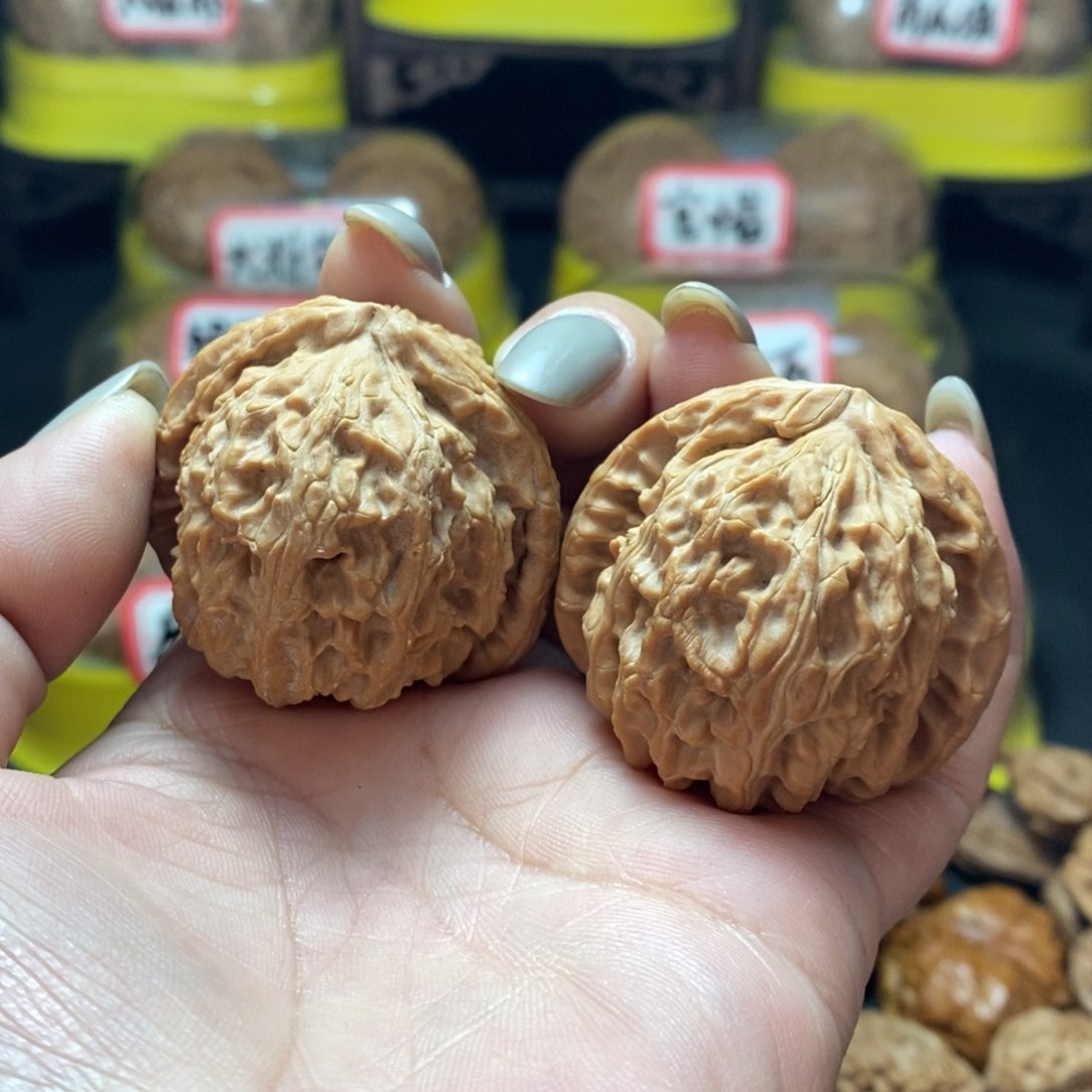 文玩核桃把件23号三角白41尺全品