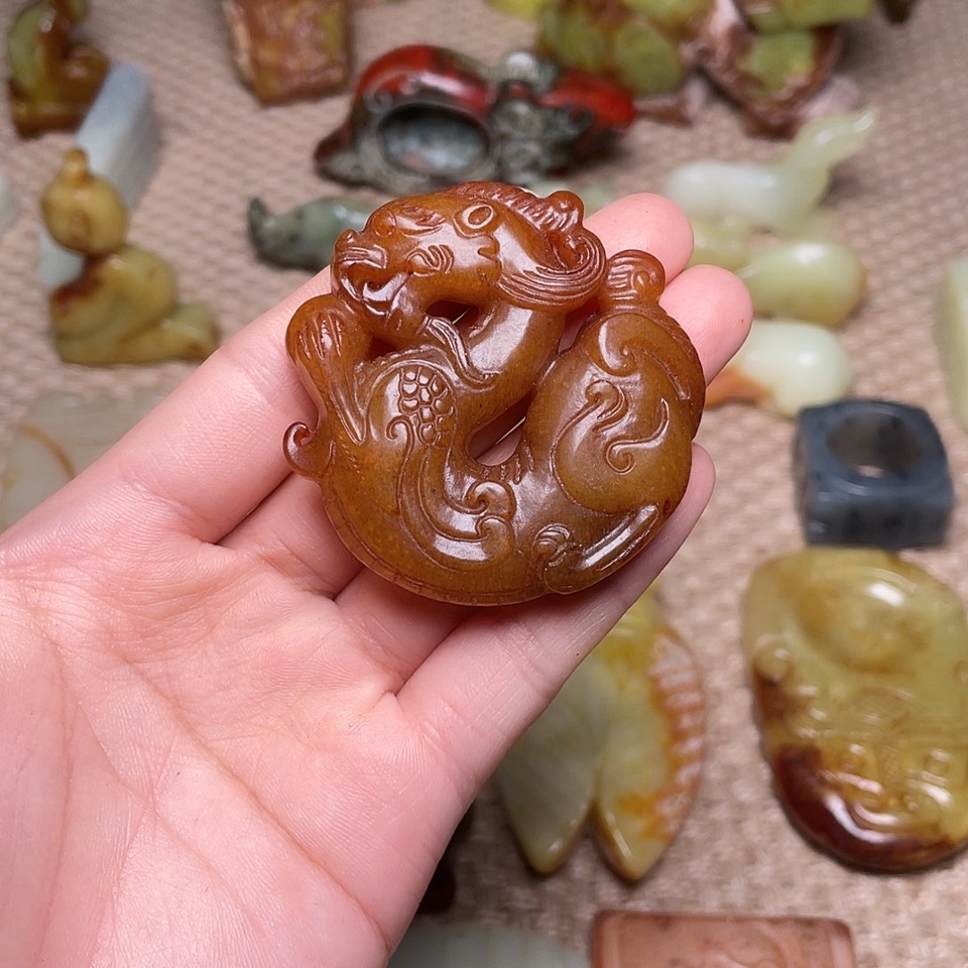 蛇纹石玉未镶嵌如图