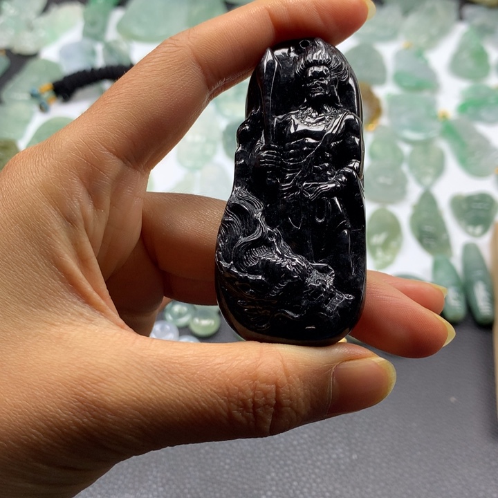 翡翠颈饰未镶嵌不动