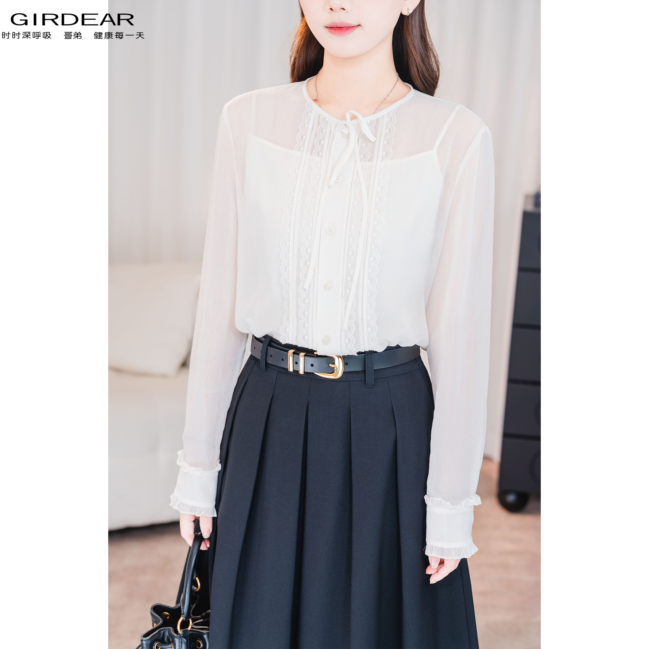 GIRDEAR/哥弟早春新款气质百搭法式设计感长袖复古蕾丝衬衫130144