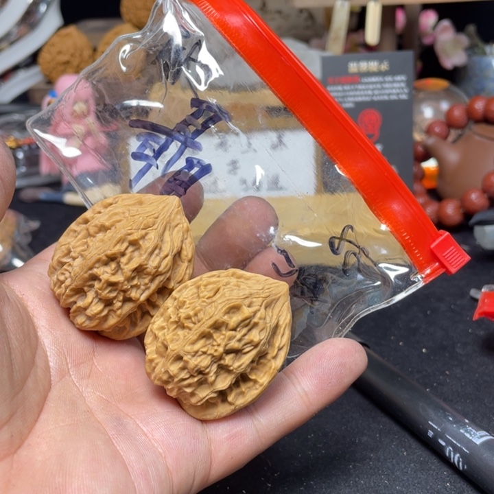 文玩核桃把件N**聂鸡心