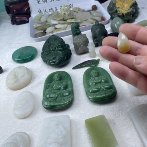 和田玉（糖玉）未镶嵌颈饰