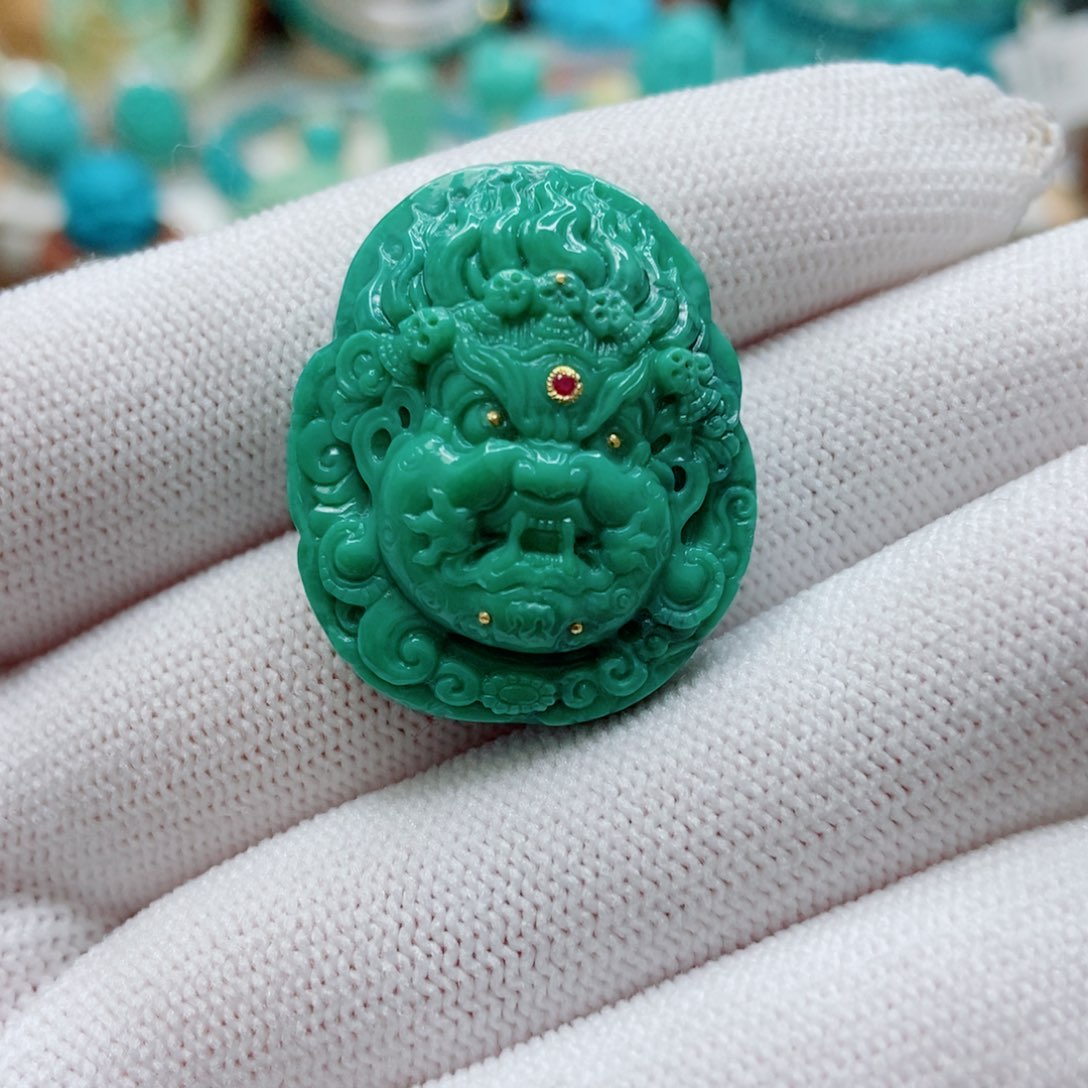 绿松石未镶嵌菜籽黄黑天牌子