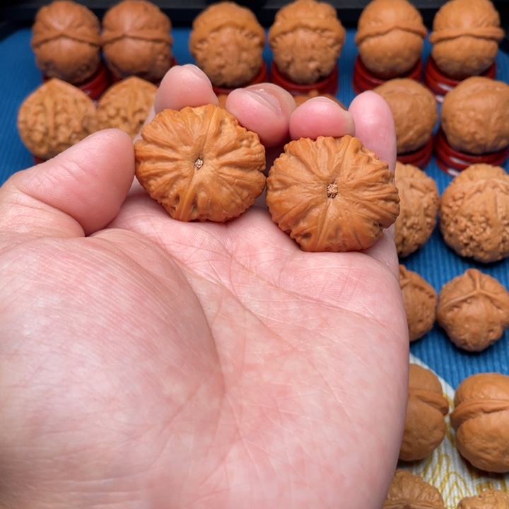 文玩核桃把件蜡***心胖头陀