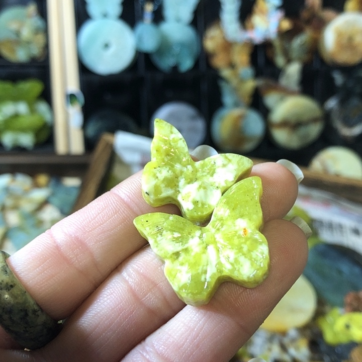 岫玉未镶嵌岫玉挂件