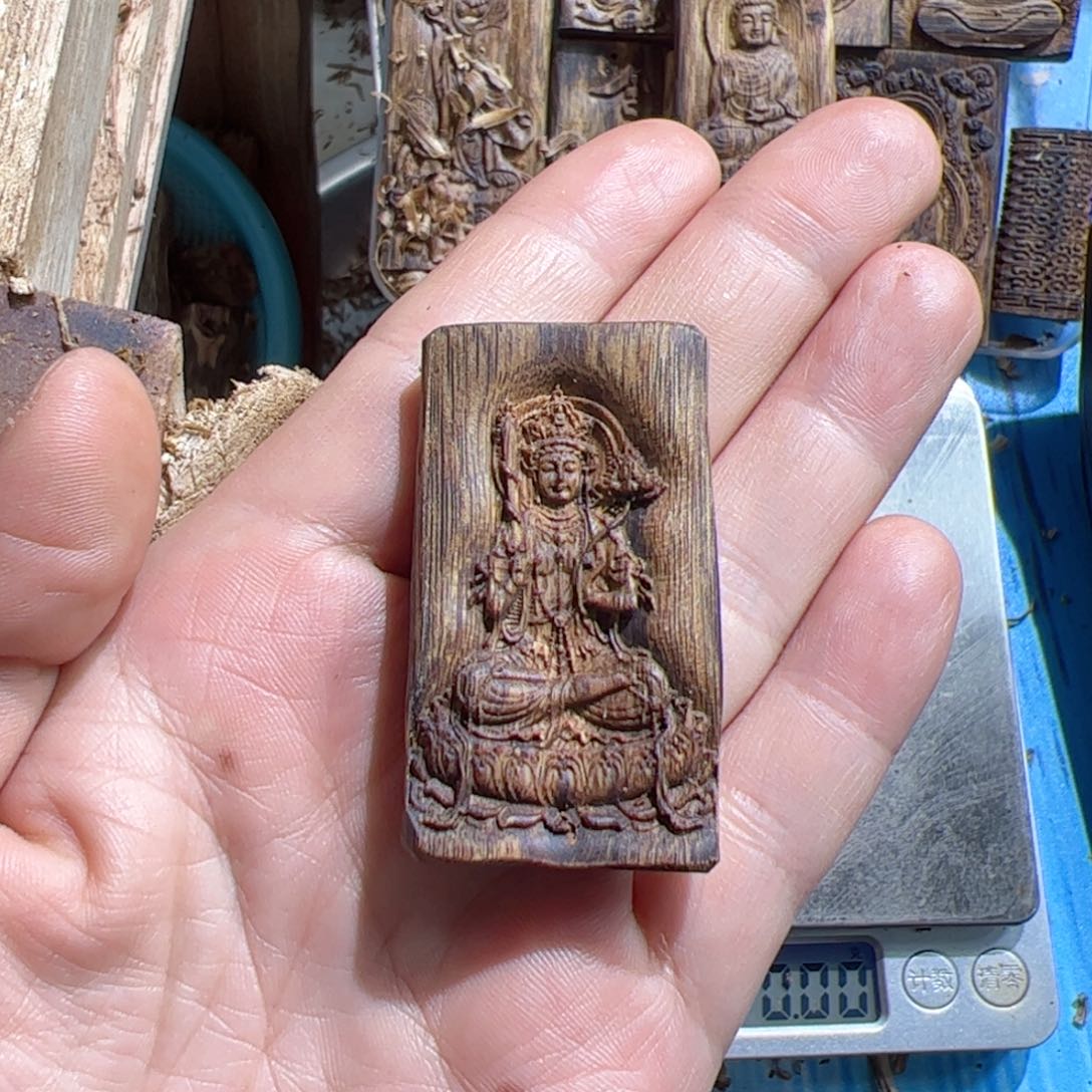 沉香吊坠白棋虚空7.1克