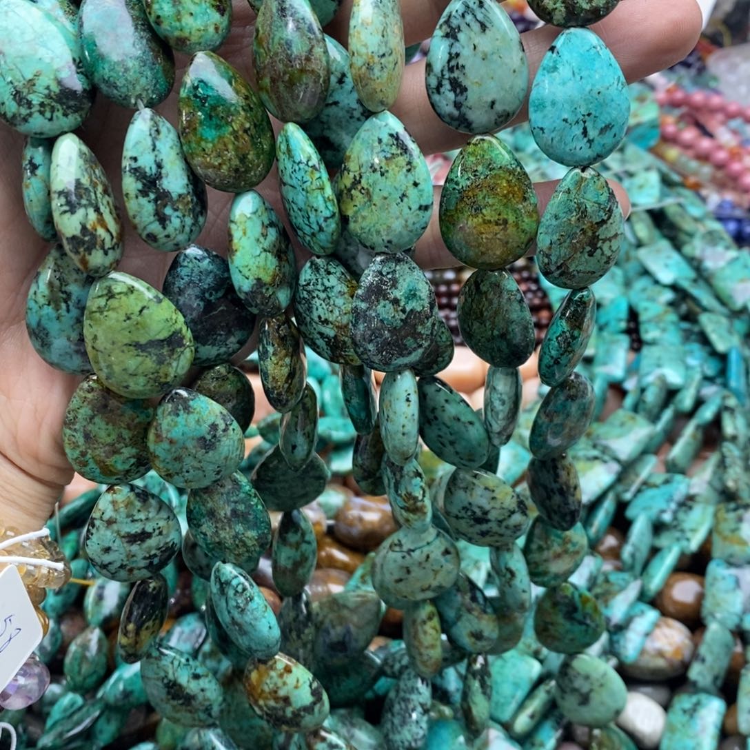 玛瑙/玉髓未镶嵌珠宝半成品一条18×25非洲松石水滴A13