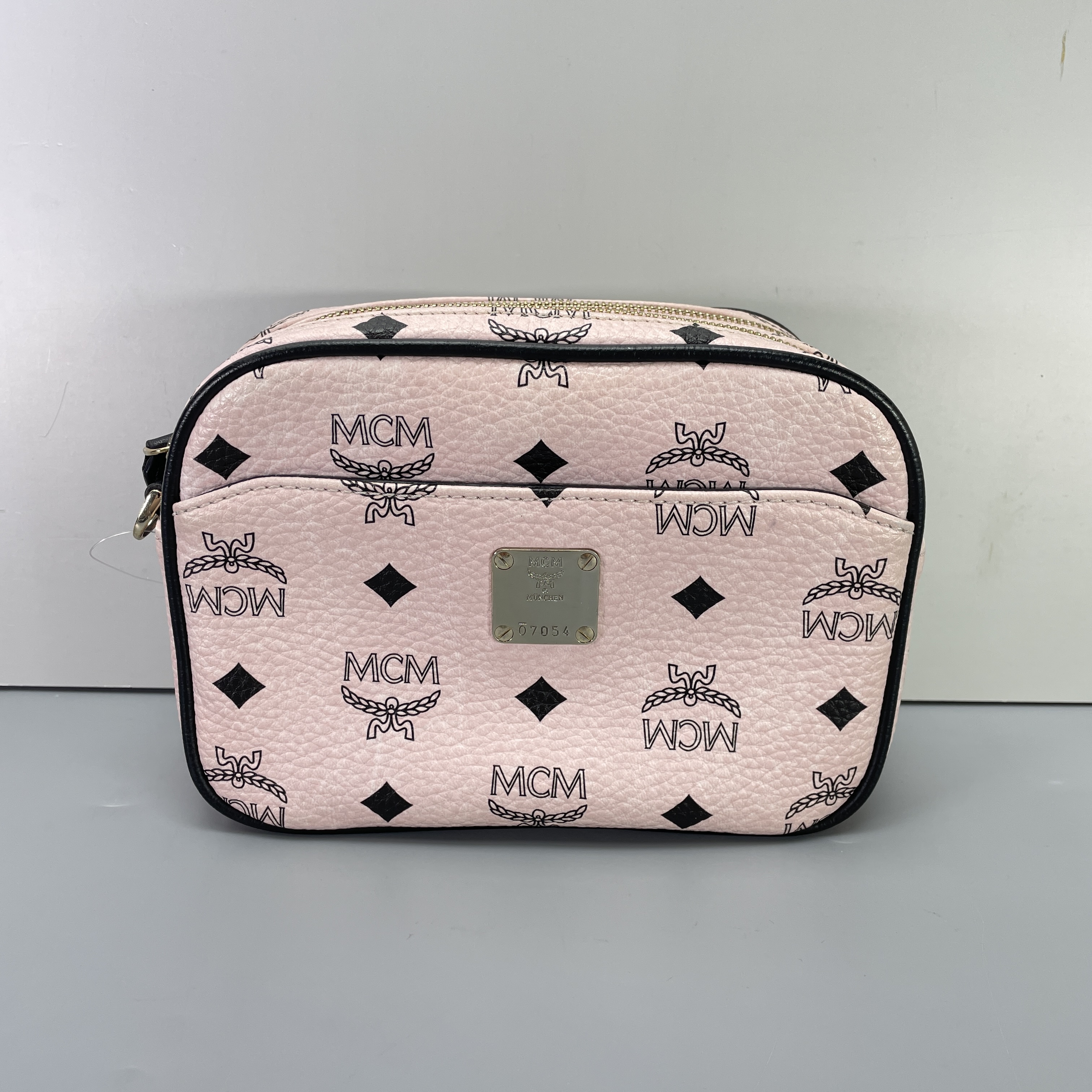 90新 MCM 媚姐/mcm粉色双拉链相机包18x13x8cmG061303