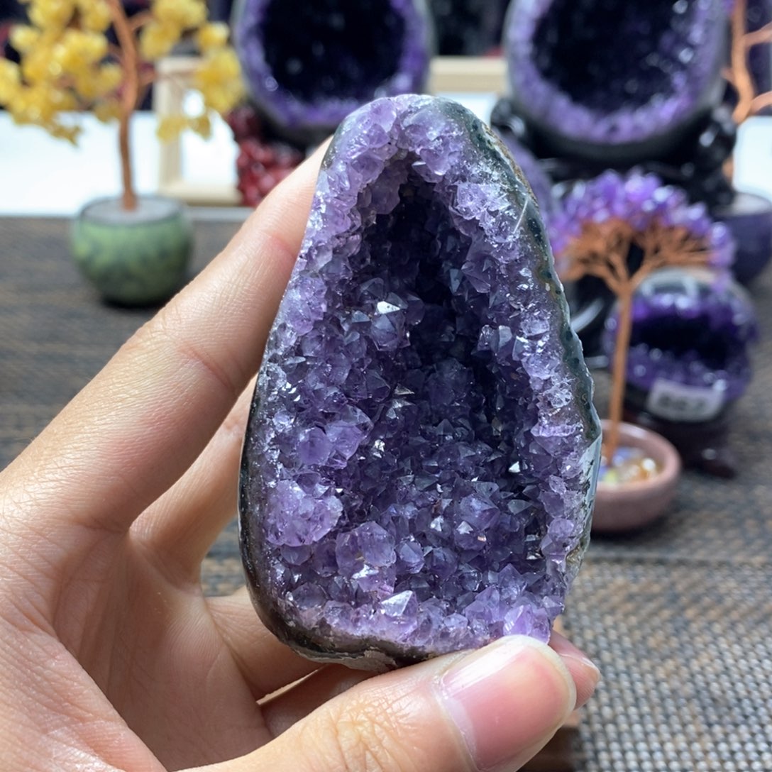紫晶大型摆件（非配饰）未镶嵌
