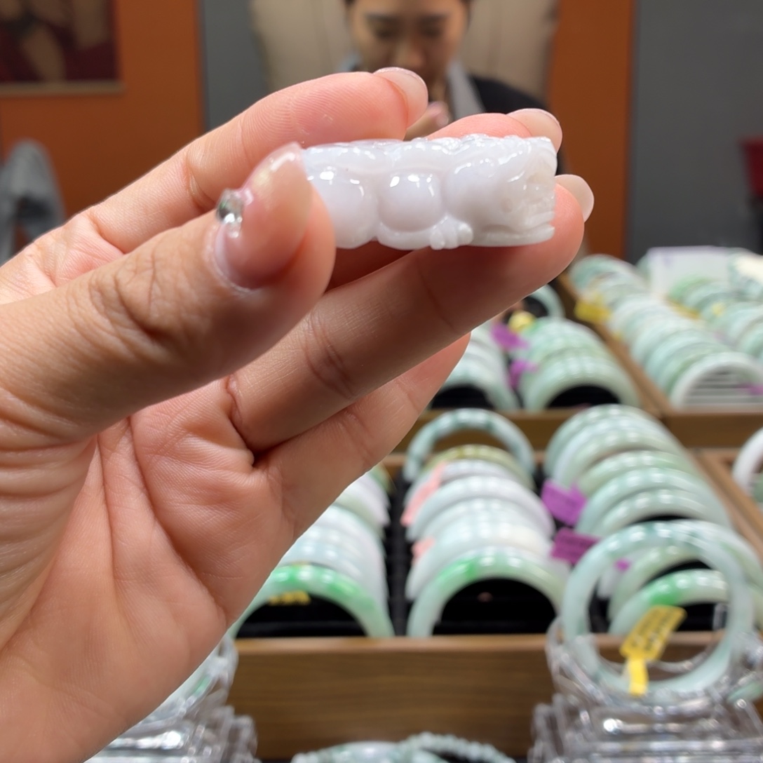 翡翠未镶嵌挂件555