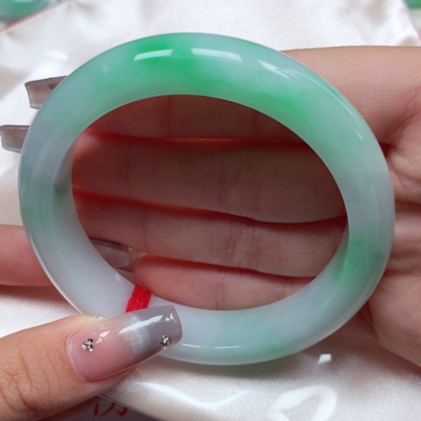 【闪购商品】翡翠手镯未镶嵌57圈