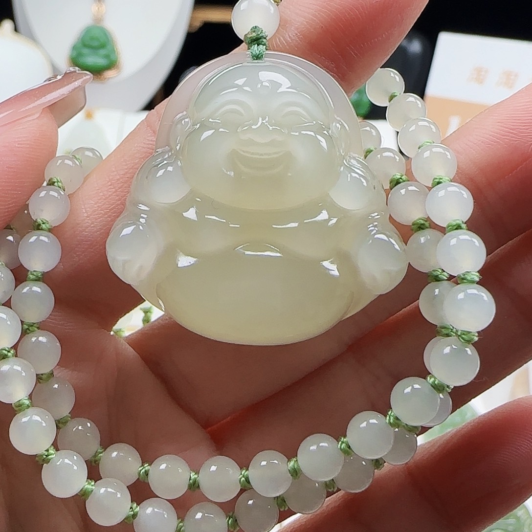 笨***猪和田玉未镶嵌颈饰35