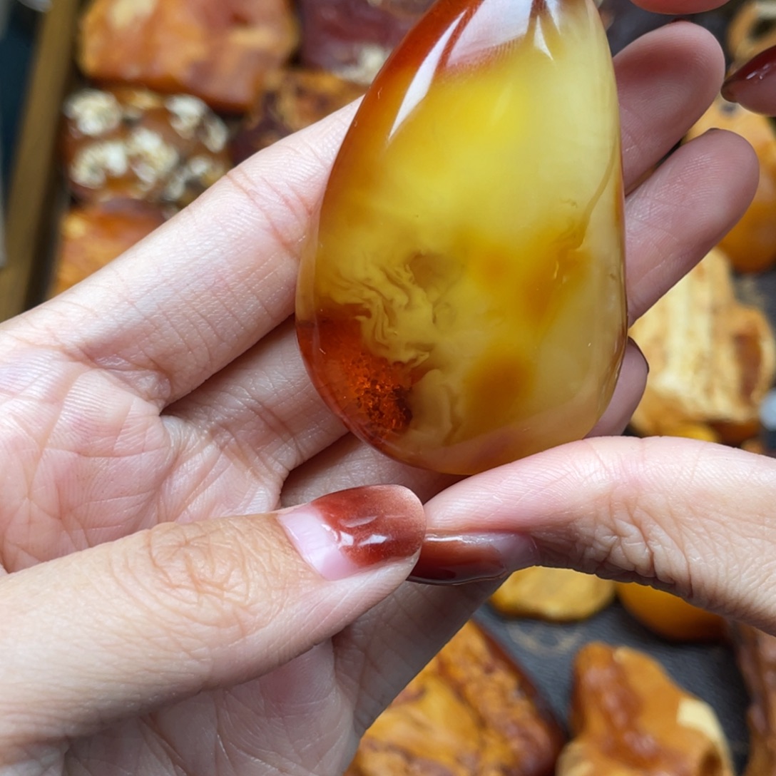 琥珀未镶嵌珠宝奇石