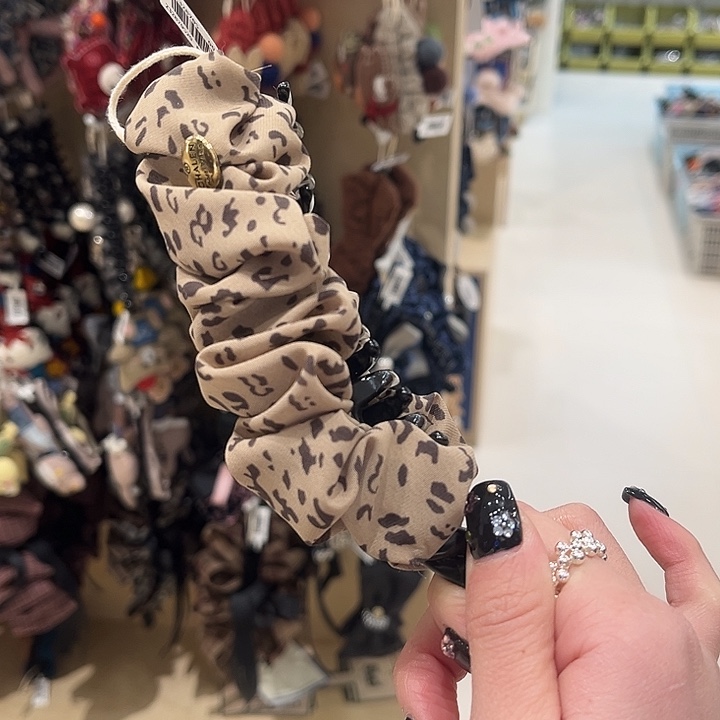 布艺铁合金浅豹纹香蕉夹