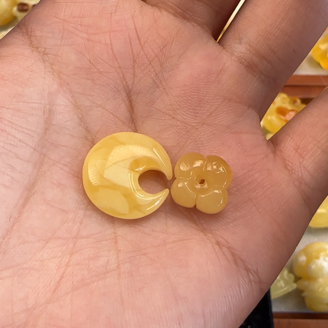 未镶嵌琥珀裸石蜜蜡