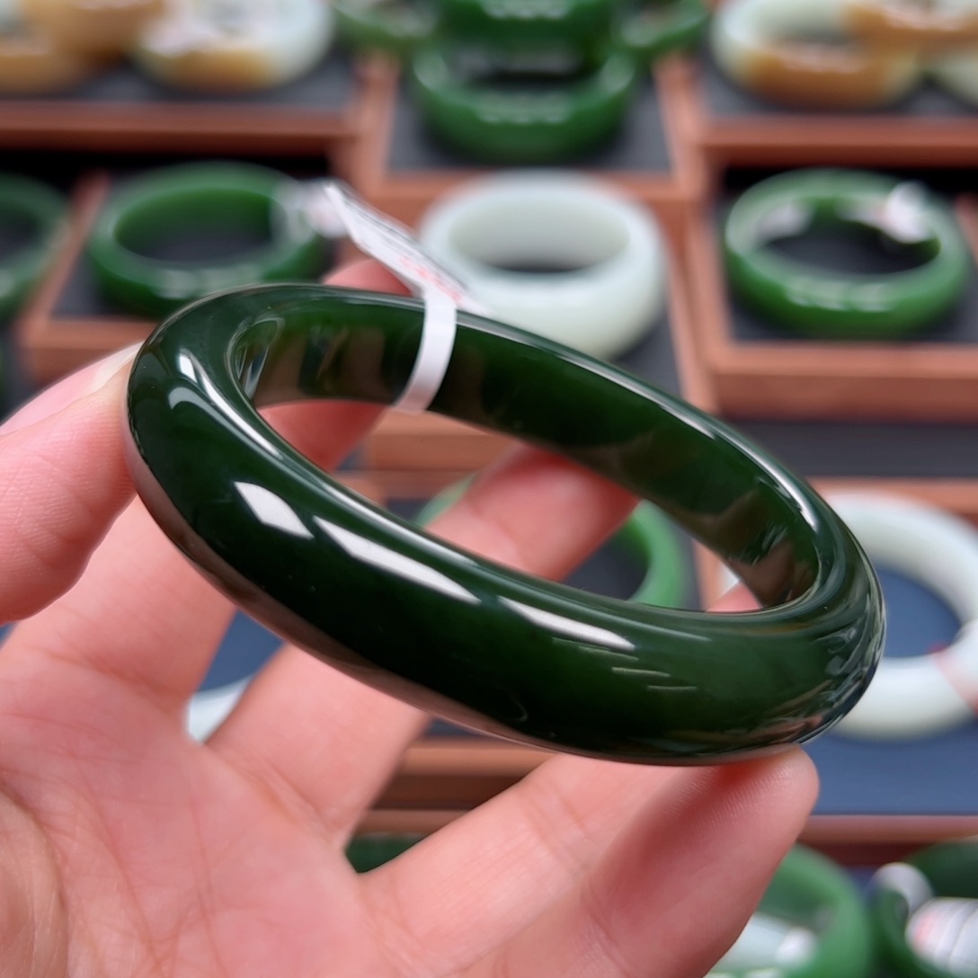 未镶嵌手镯和田玉（碧玉）