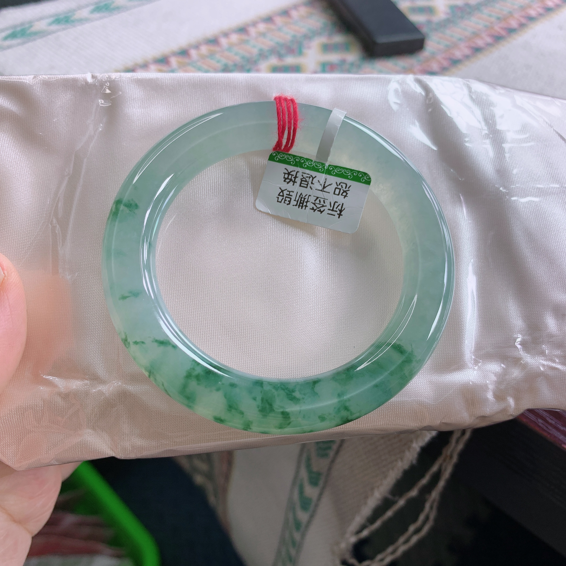 天然缅甸A货纯天然翡翠 正品时尚冰种起胶飘花半山水0毛孔55圆条