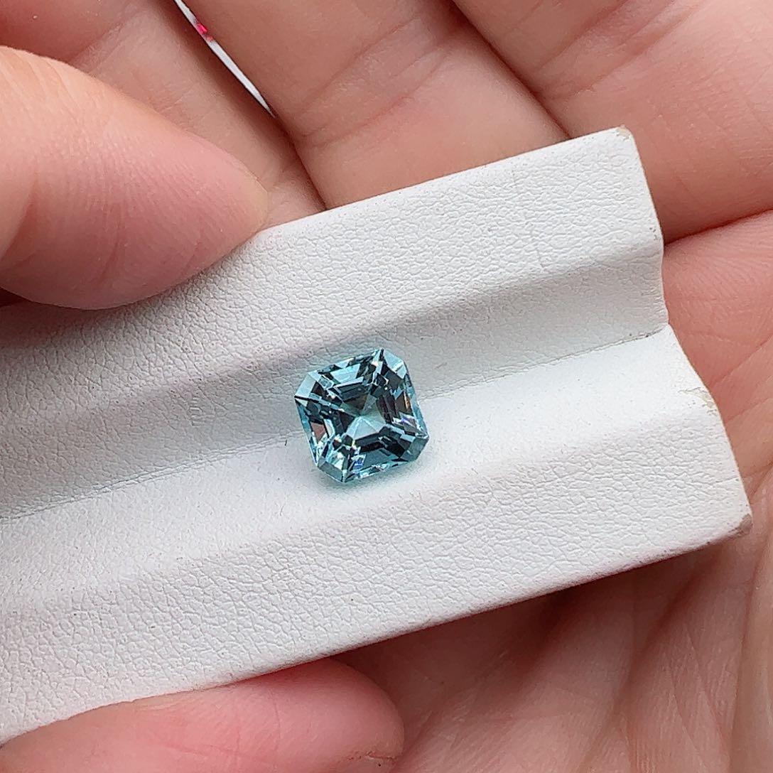 海蓝宝石裸石未镶嵌今*3.14克拉圣玛利亚