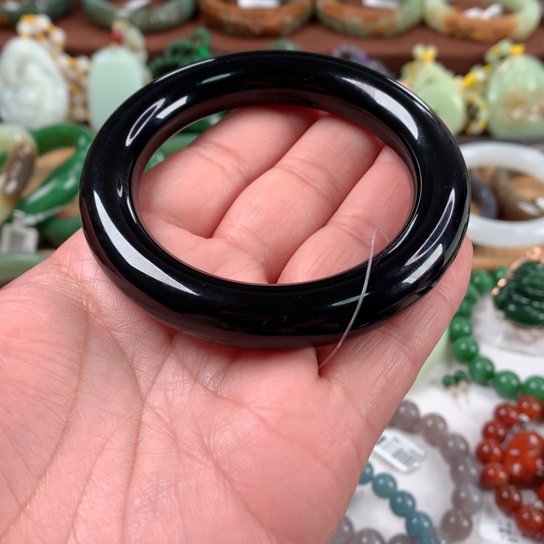 和田玉手镯未镶嵌56_57口径