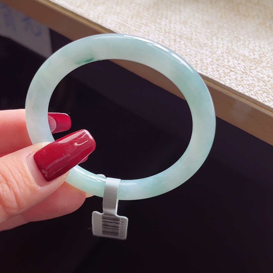 翡翠手镯未镶嵌手镯