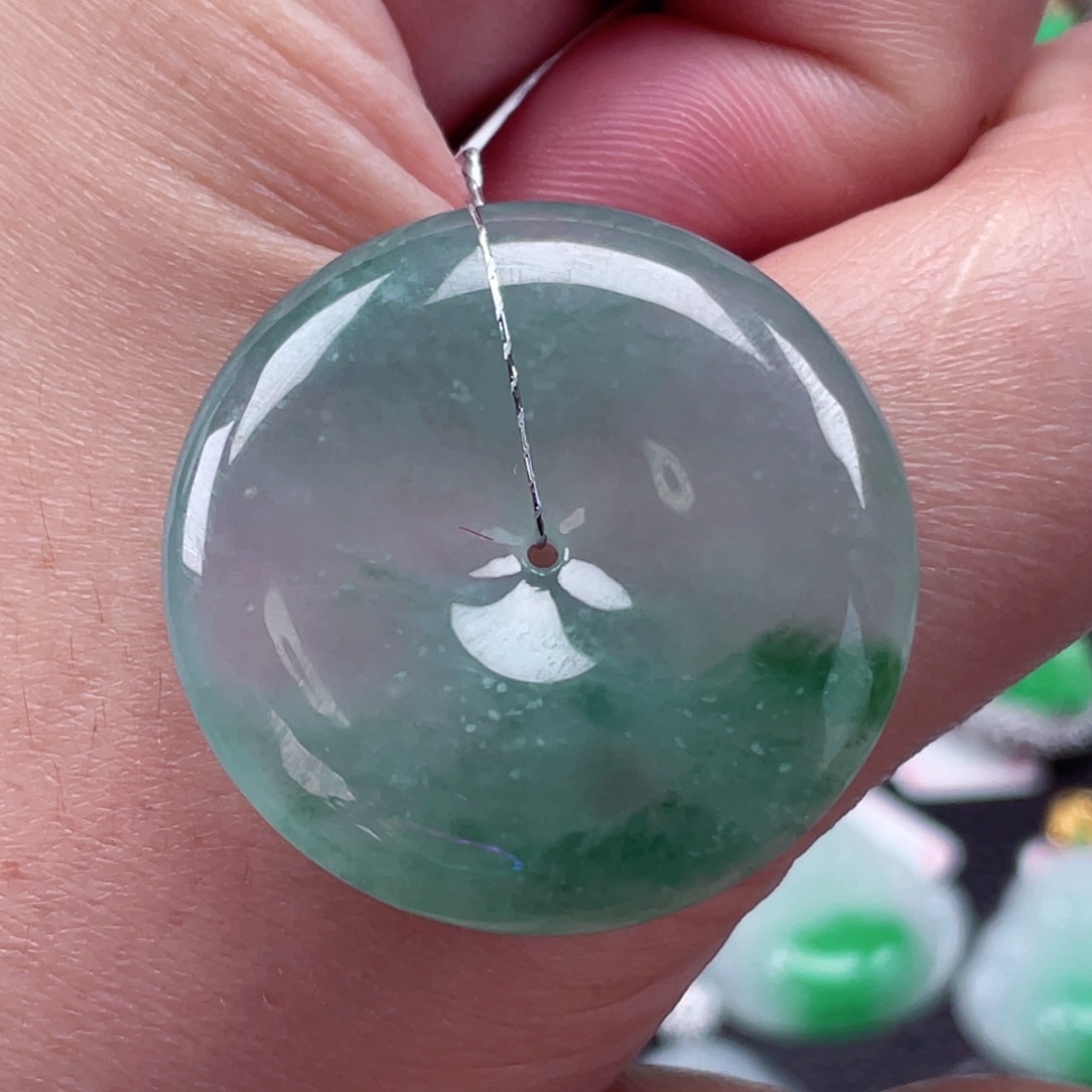 颈饰未镶嵌翡翠平安扣