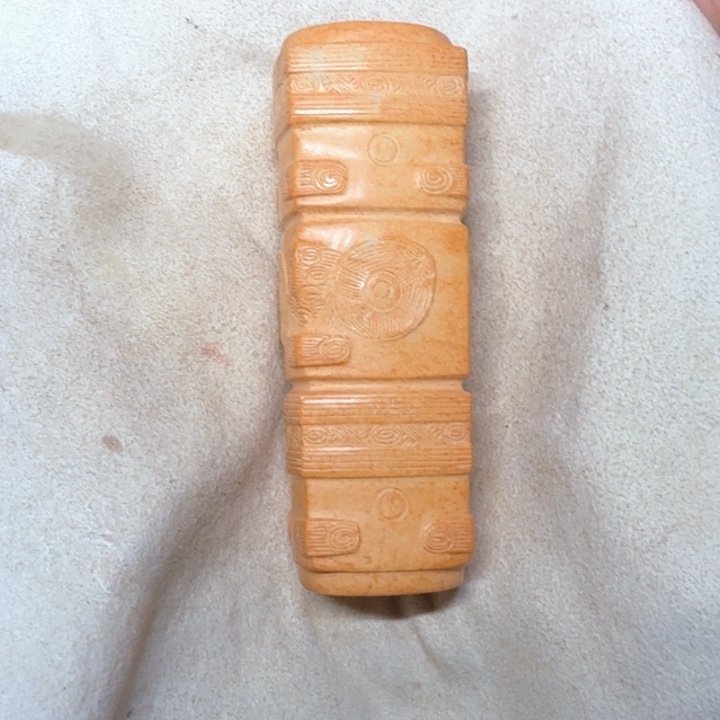 石***天和田玉（糖玉）未镶嵌挂件