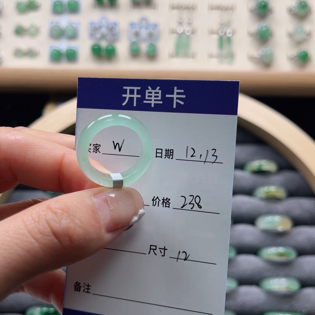 未镶嵌石英质玉戒圈?****h