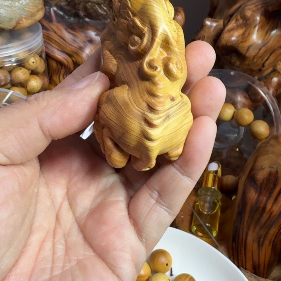 柏木（崖柏）尘**里太行崖柏貔貅把件