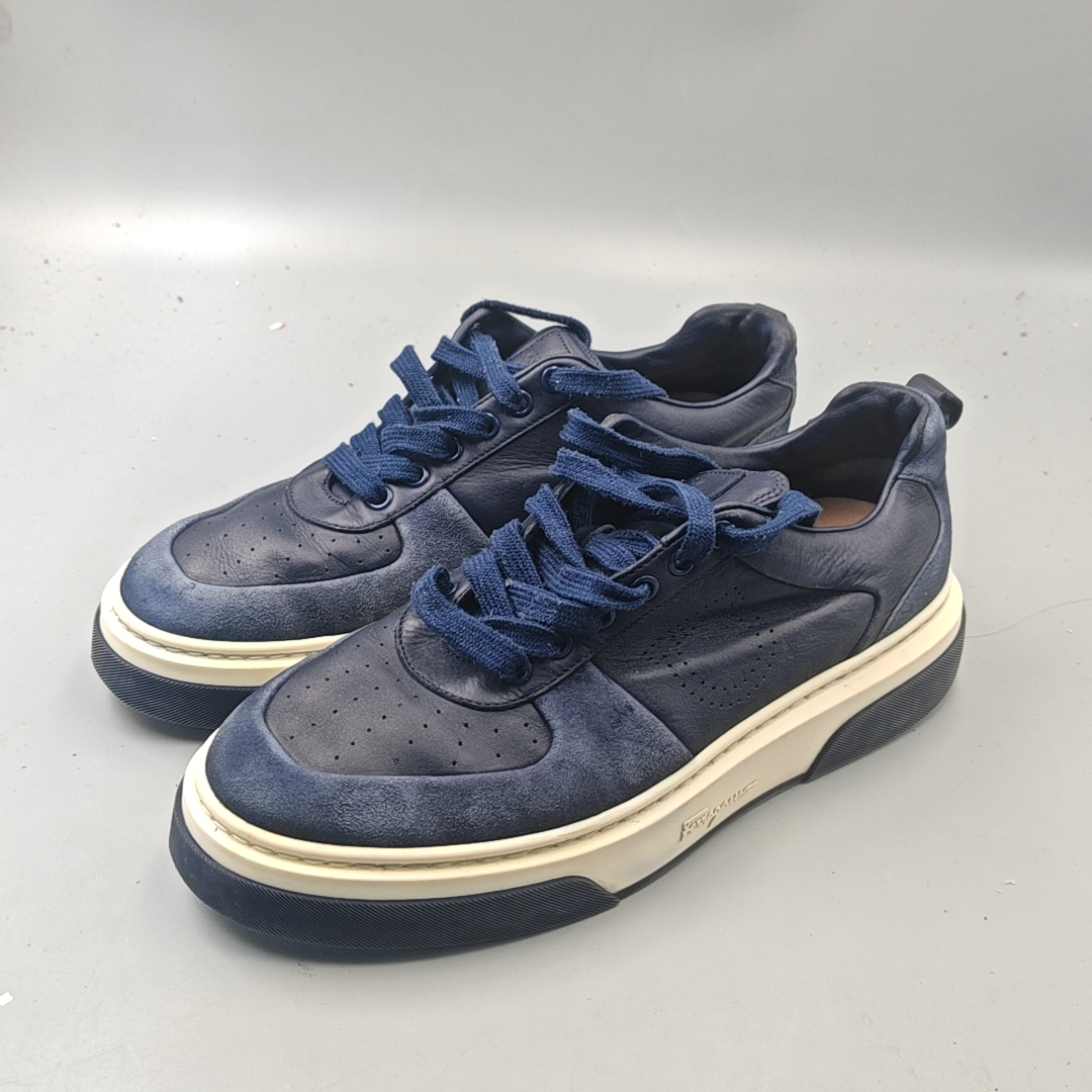 90新 FERRAGAMO/菲拉格慕 42码270 休闲鞋 正品二手 白黑蓝