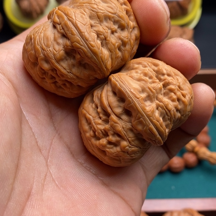 文玩核桃吊坠元宝